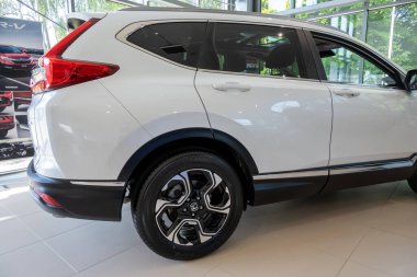Gdansk, Polonya - 5 Haziran 2021: Honda CR-V 'nin yeni modeli Gdansk galerisinde sunuldu