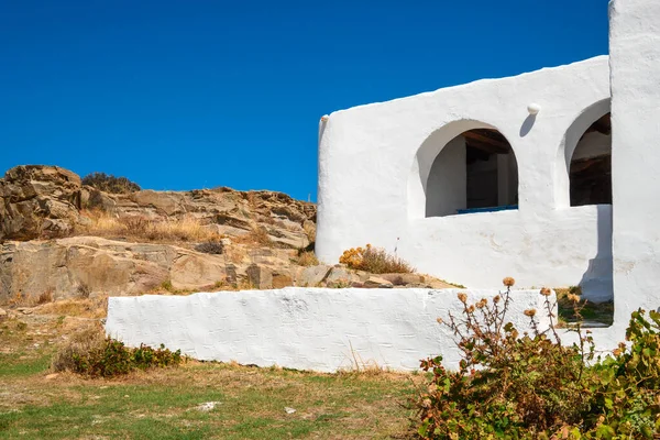 Witte Gevel Van Agios Ioannis Detis Kerk Paros Cycladen Griekenland — Stockfoto
