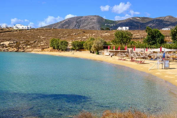 パンダビーチ島の東海岸に位置する人気のあるパロスビーチの1つであるパロス島 ギリシャのキクラデス諸島 — ストック写真
