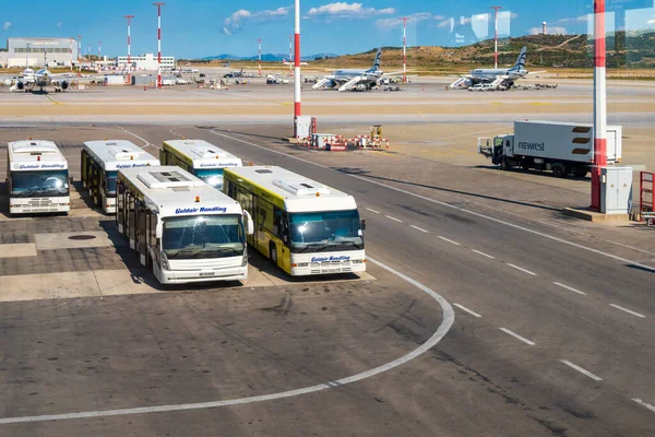 Atenas Grécia Outubro 2020 Ônibus Aeroporto Branco Aeroporto Atenas — Fotografia de Stock