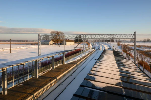 Gdansk, Polonya - 6 Ocak 2026: Pomeranian Metropolitan Demiryolu (kısaca PKM), Gdansk Rebiechowo. Gdansk şehrini Havalimanı ve Kashubia 'ya bağlayan toplu taşıma