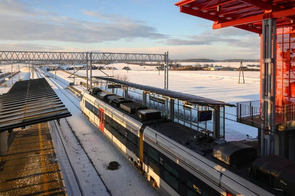 Gdansk, Polonya - 6 Ocak 2026: Pomeranian Metropolitan Demiryolu (kısaca PKM), Gdansk Rebiechowo. Gdansk şehrini Havalimanı ve Kashubia 'ya bağlayan toplu taşıma