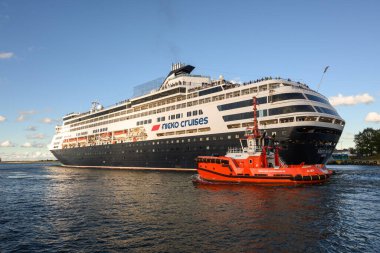 Gdansk, Polonya - 28 Eylül 2025: Vasco da Gama yolcu gemisi Alman Nicko Cruises tarafından işletiliyor. Polonya