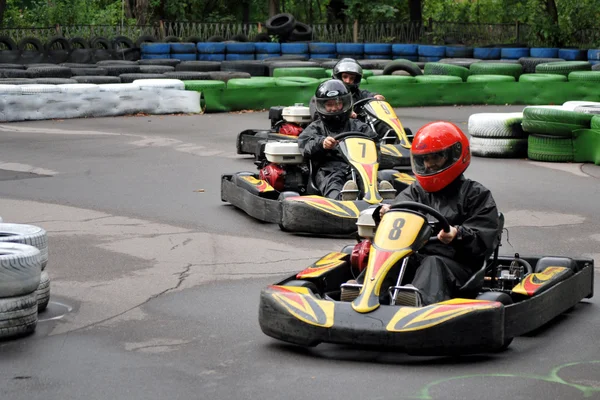 Wyścigi na torze wyścigowym kartingu w Moskwie — Zdjęcie stockowe