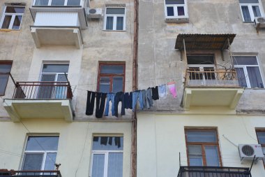 Sivastopol şehir sokakta farklı mimari tarzlarda binaların