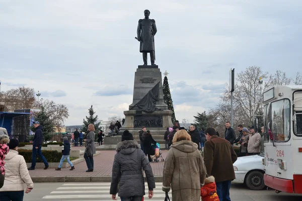 Monumento de guerra no centro da cidade de Sevastopol — Fotografia de Stock