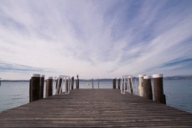 Sirmione'da Gölü kıyısındaki Garda rekreasyon alanı