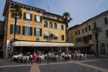 Pesquera - İtalya Garda Gölü kıyısında bir şehir