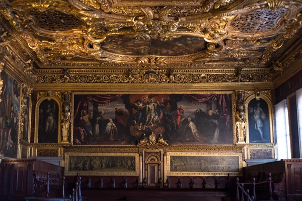 Ancient architecture in the Doge's Palace in Venice — Stock Photo, Image