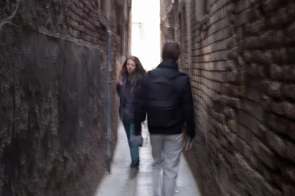 Most narrow streets and walkways in Venice in Italy — Stock Photo, Image