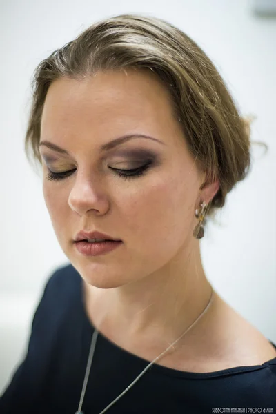 Young woman with bright make-up eyes and lips — Stock Photo, Image