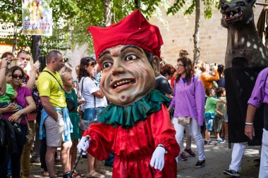 Kasaba aktörler karnaval kostümleri bir şehir tatil küçük bir İspanyolca çare
