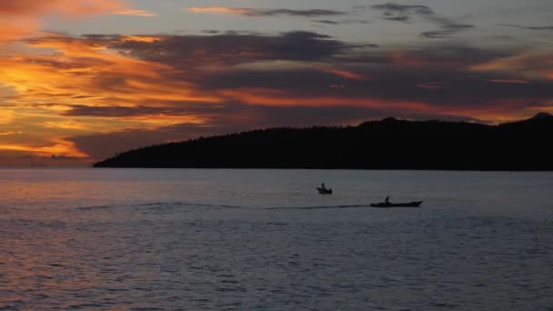 Colorful clouds on the sea in the evening — Stock Video