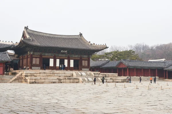 Myeongjeongjeon，长江市大殿. — 图库照片