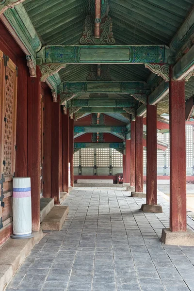 Corridoio nel palazzo Changgyeonggung — Foto Stock
