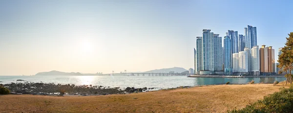 Paisaje de la ciudad marina y puente de Gwangan Imagen De Stock