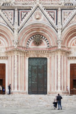 Duomo di Siena'nın ön kapıları
