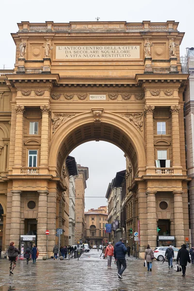 O Arco do Triunfo na Piazza della Repubblica — Fotografia de Stock