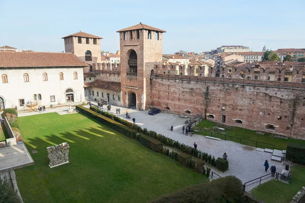 Castelvecchio Múzeum, a múzeum található a névadó középkori vár — Stock Fotó