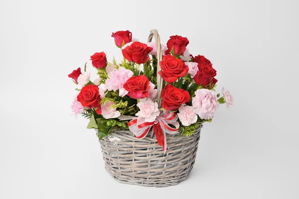 Rosas rojas y claveles fotos de stock, imágenes de Rosas rojas y claveles  sin royalties | Depositphotos
