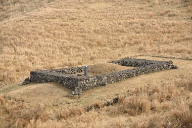 Genel bazalt Jeju Adası, Kore tarafından yapılan mezar