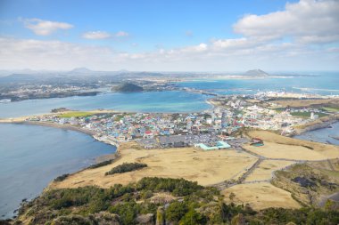 Jeju Adası'Seongsan Ilchulbong (volkanik koni) görünümünü.