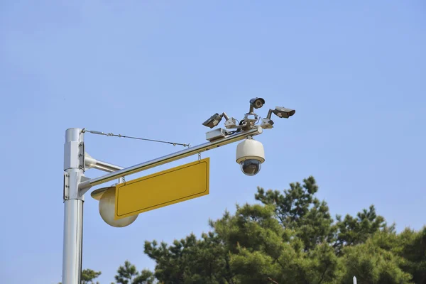 Primo piano di tre telecamere a circuito chiuso a infrarossi — Foto Stock