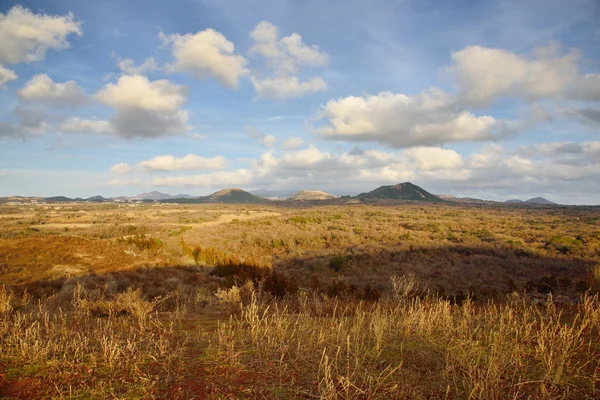 Visa från Mundoji vulkanisk kotte i Jeju Island, Sydkorea — Stockfoto