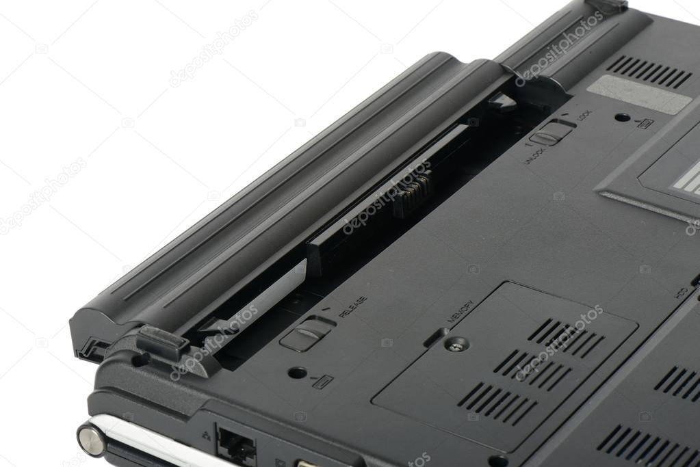 Gros plan de batterie d'ordinateur portable, isolé sur blanc image libre de  droit par jipen © #58728185