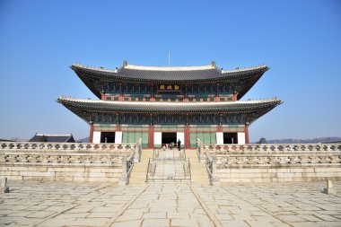 Seoul, Kore - 06 Ocak 2014: Geunjeongjeon içinde Gyeongbok Pala