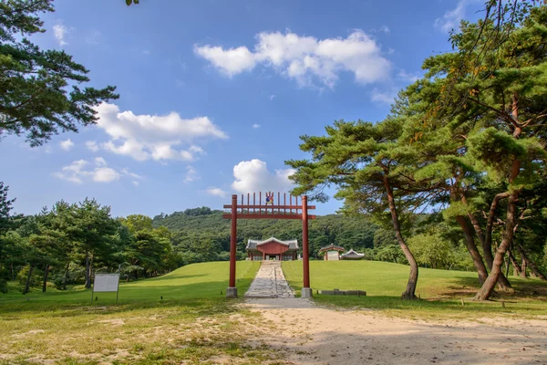 GIMPO, KOREA - SEPTEMBER 13, 2014: View of Jangneung, the tumb o — Stock Photo, Image