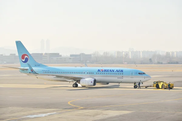 GIMPO, COREA - 19 GENNAIO 2014: aeroplano della Korean Airline a G — Foto Stock