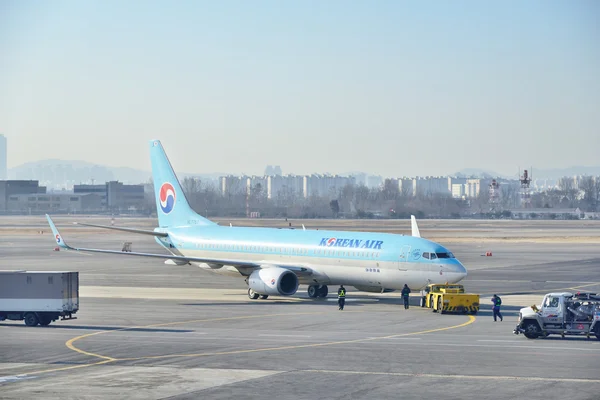 GIMPO, COREA - 19 GENNAIO 2014: aeroplano della Korean Airline a G — Foto Stock