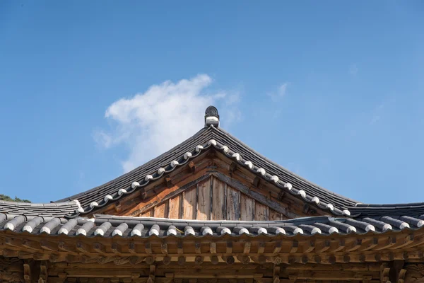 Tiled roof of Korean traditional Architecture — Stock Photo, Image