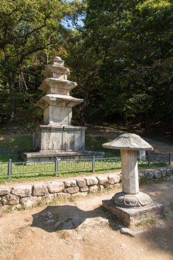 Yeongju, Kore - 15 Ekim 2014: Üç katlı taş pagoda
