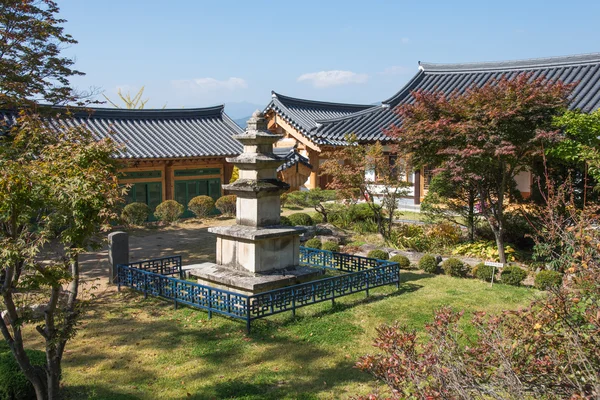 YEONGJU, COREIA - OUTUBRO 15, 2014: Pagode de Pedra em Buseoksa — Fotografia de Stock