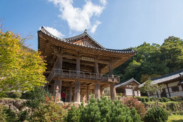 Yeongju, Korea - 15 října 2014: Beomjongru v Buseoksa chrámu — Stock fotografie