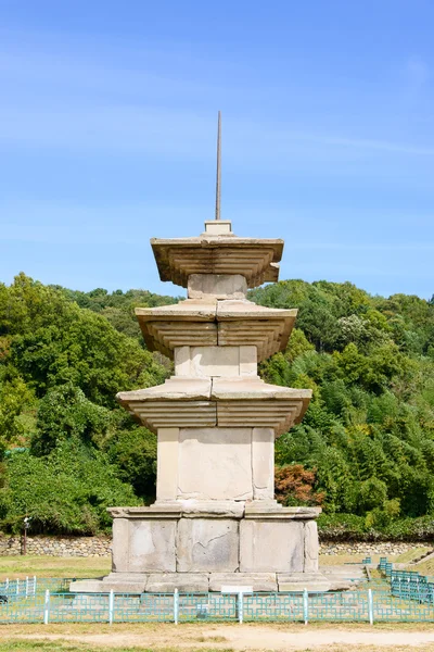 Pagoda Occidental en el sitio de Gameunsa — Foto de Stock