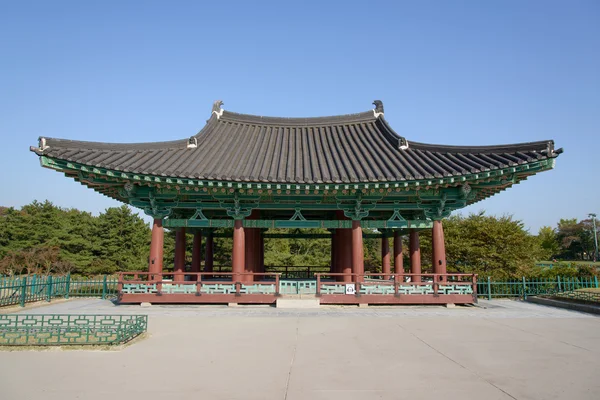 Gyeongju, Sydkorea - 18 oktober 2014: Arkitektur på Donggung och — Stockfoto