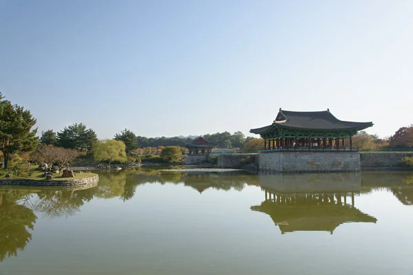 Gyeongju, Korea - 2014. október 18.: A Donggung és a Wolji — Stock Fotó