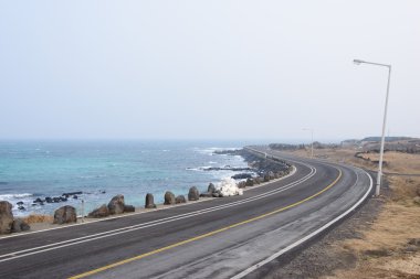 Jeju adasında sahil yolu