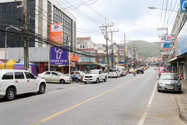 Phuket, Tayland - 31 Temmuz 2013: Karon beach cadde