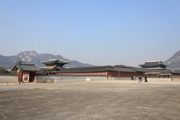 SEOUL, COREA - 06 GENNAIO 2014: East Enterance of Gyeongbokgung — Foto Stock