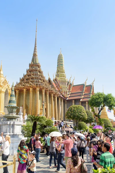 BANGKOK, TAILANDIA - 29 DE DICIEMBRE DE 2012: Prasat Phra Thep Bidorn —  Fotos de Stock