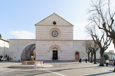 Assisi, İtalya - Ocak 23, 2010: Saint Clare Bazilikası
