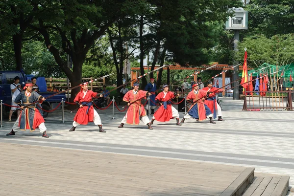 SEOUL, KOREA - AUGUST 14, 2008: martial arts performance at the — Stock Photo, Image