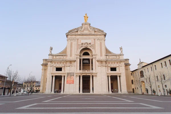 ASSISI, ITALIA - 23 DE ENERO DE 2010: Santa María de los Ángeles — Foto de Stock