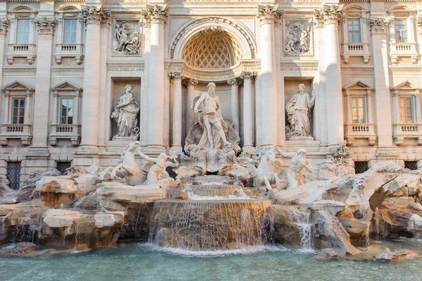 特雷维喷泉 (Fontana di Trevi 意大利语) — 图库照片