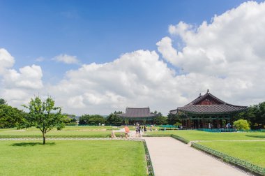 Gyeongju, Kore - 9 Ağustos 2010: Donggung ve Wolji