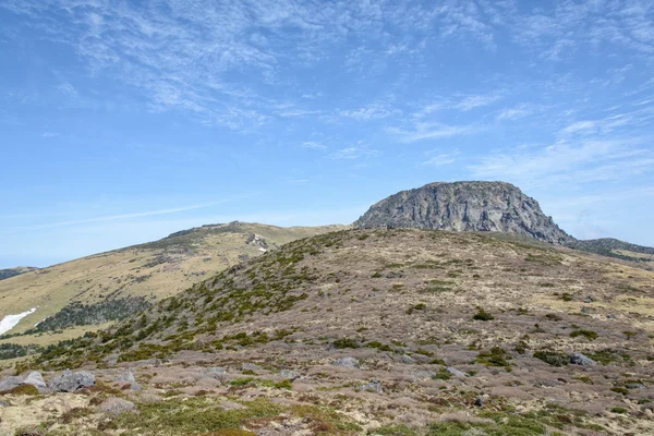 Landskap av Witse-Oreum och platå i Hallasan berg — Stockfoto